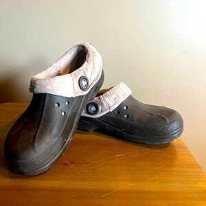 Crocs fleece line clogs